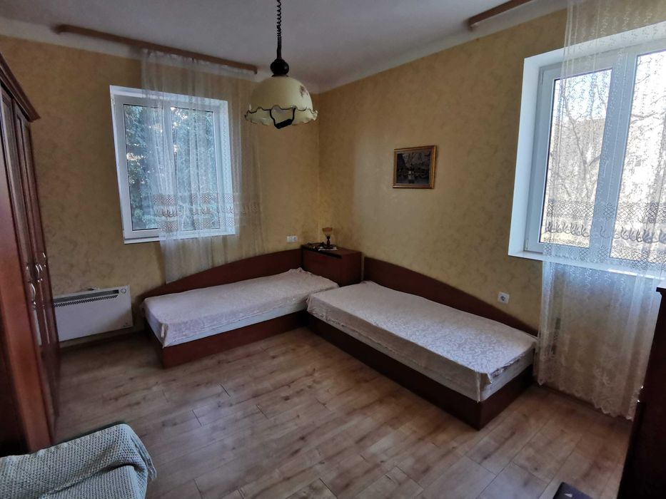 Дава се под наем Двустаен апартамент в Варна, Център - 60 кв.м за 331.5 € - Снимка #1