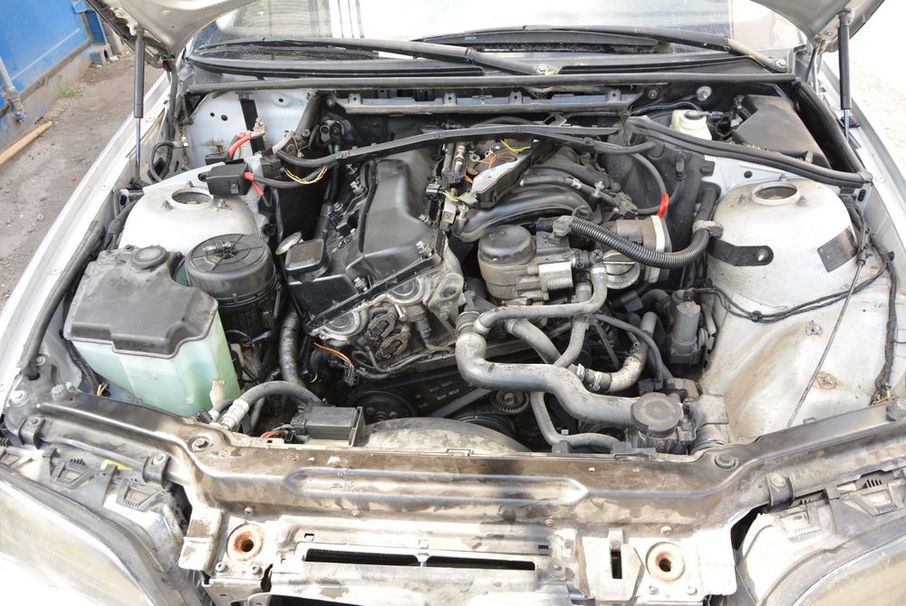Dezmembrari  BMW 3 (E46)  1998  > 2007 318 i Benzina