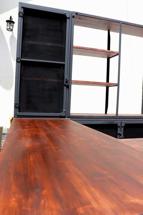 Mobilier pe comanda.Birou si comoda+ raft stil industrial.Orice model