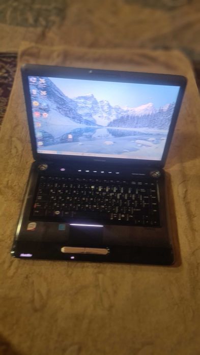 Ноутбук Тошиба сотилади срочно