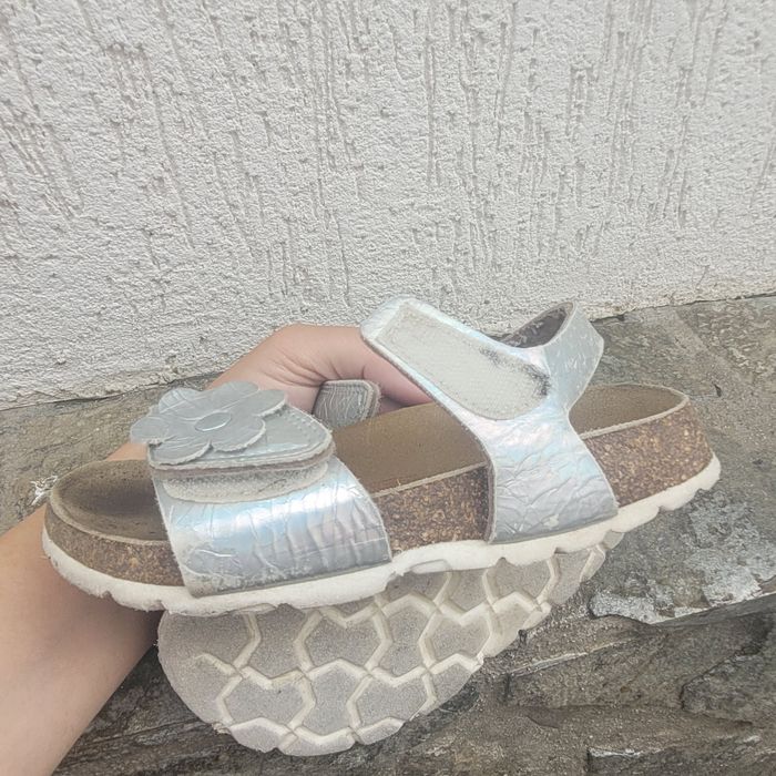 Vând sandale din piele marca Superfit, mărimea 28