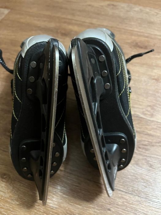 Продам коньки детские