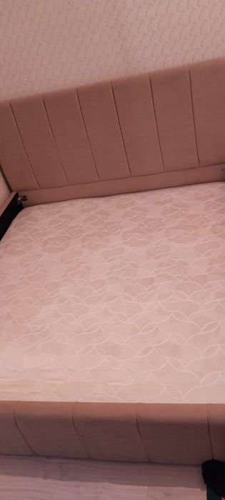 Продается двухспальняя кровать