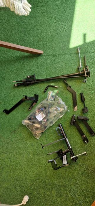 Set de pedale auxiliare (copilot) pentru instructaj auto.