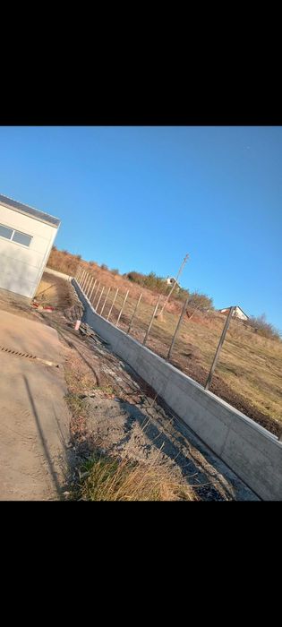 Execut garduri din beton armat