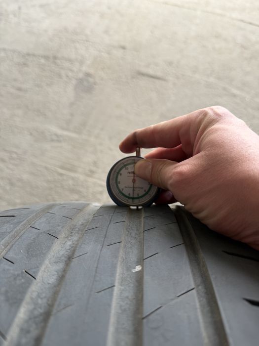 255/40/18 BRIDGESTONE 2бр. 5.5мм