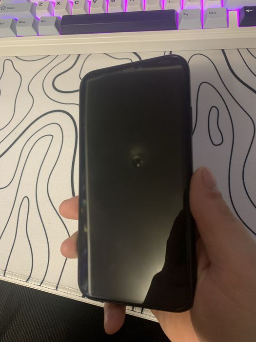 Продам айфон хр