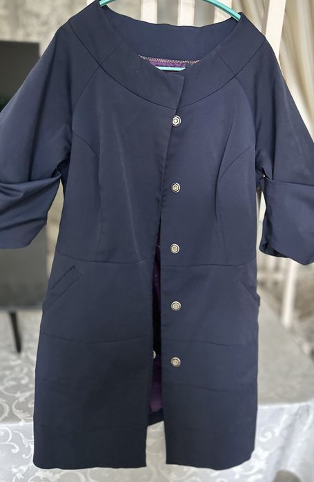 Женский укороченый плащ