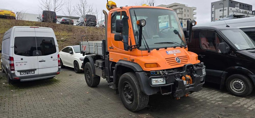 Autospeciala Unimog U400