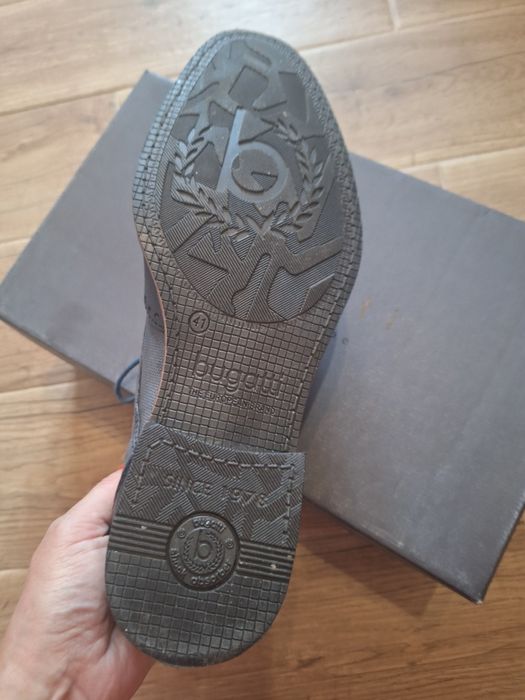 Pantofi Bugatti,  marimea 42, purtați o singură dată, Noi, preț  100 l