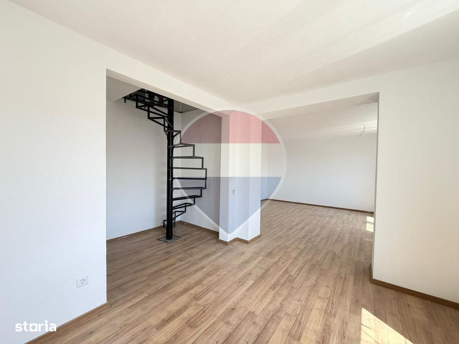 Casă spațioasă, complet renovată la interior, 4 camere, 2 băi