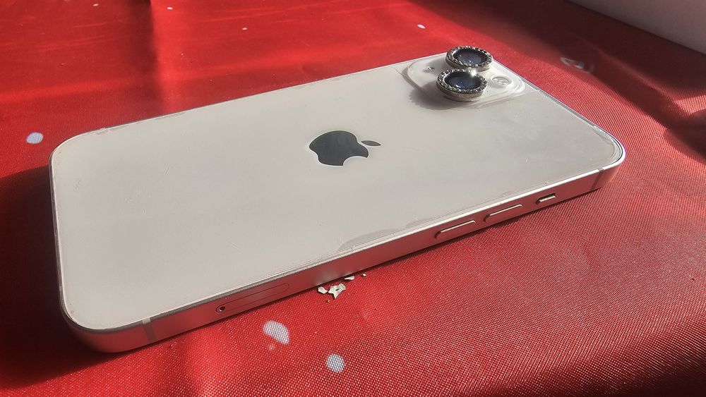 Vand iphone 13 pink  si 17 huse