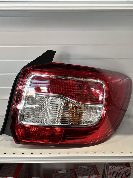 Новый задний правый фонарь на Renault Logan Stepway оригинал