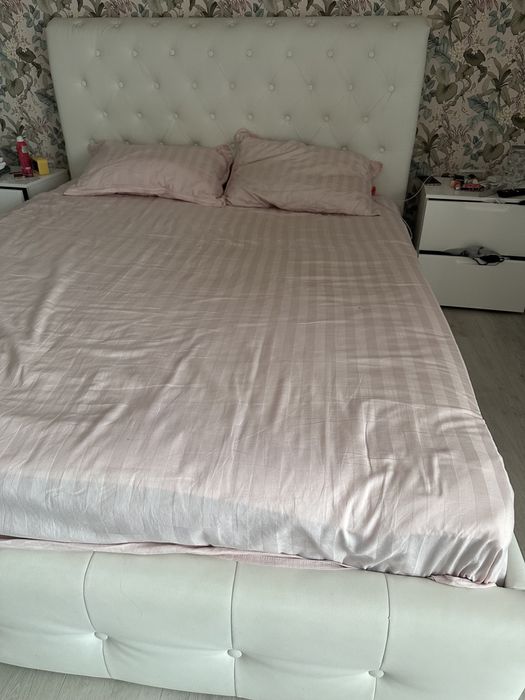Pat matrimonial mobexpert alb 160x200 cm cu saltea inclusa