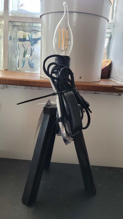 Veioza lemn,cu aspect industrial