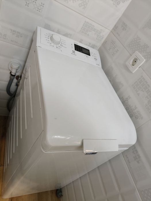 Mașina de spălat verticala Electrolux pt piese/reparație