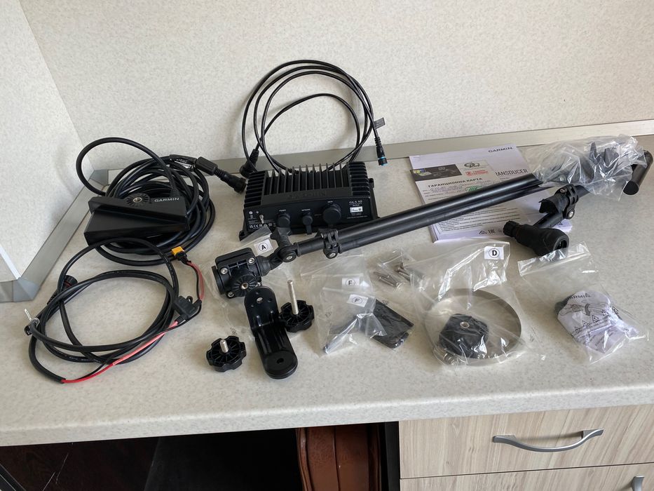 Продавам Garmin Panoptix LiveScope Plus System (GLS10 + сонда LVS34) – Буквално НОВА, в ГАРАНЦИЯ до 17.04.2028г