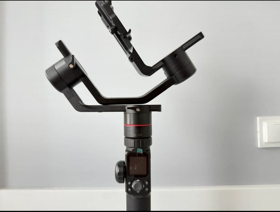 Feiyu Tech AK4000 Stabilizator pentru DSLR si Mirrorless