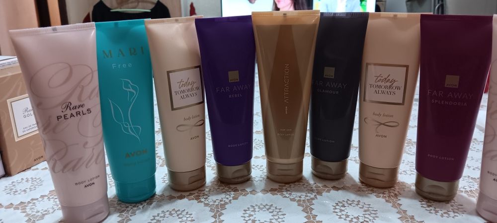 Дамски парфюми на цени от 18 лв. Вземи в компект с лосион или крем