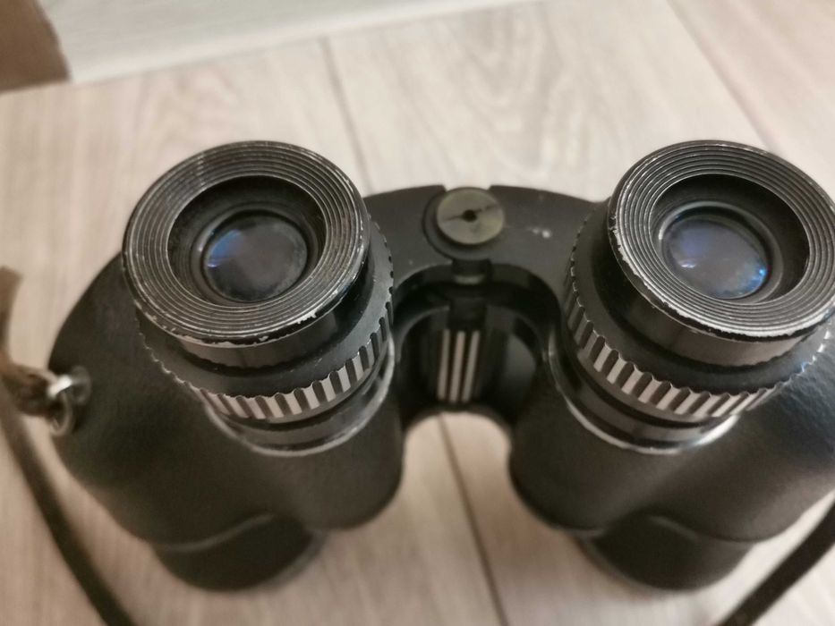 Стар масивен бинокъл
