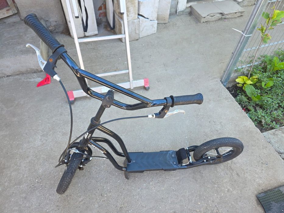 Trotineta neagra Stiga