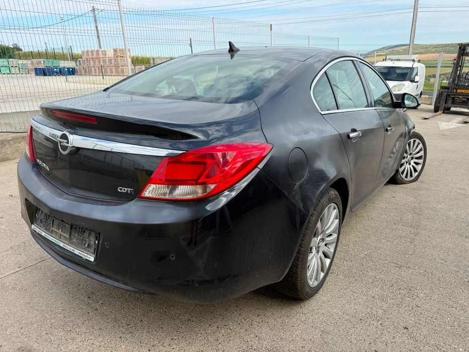 Dezmembrez Opel insignia 2.0 cdti A20DTH cutie automata MDK volan stanga faruri xenon