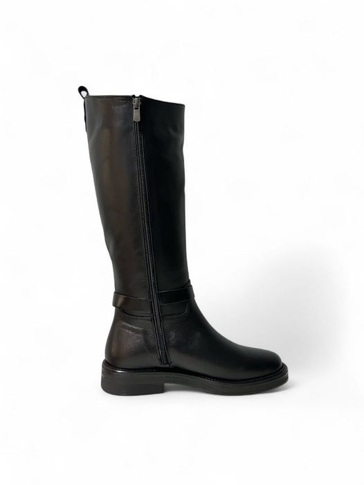 Дизайнерски дамски ботуши от естествена кожа.