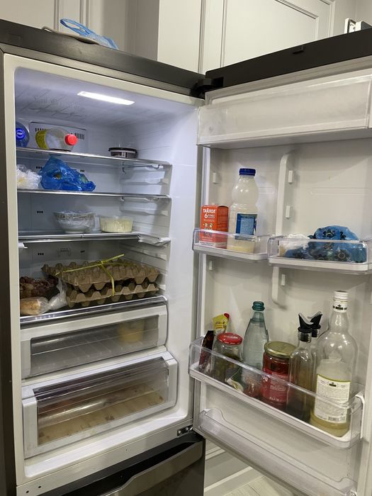 Холодильник Samsung