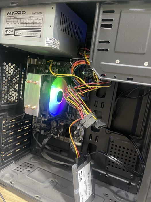 продаю офиный пк на i3 9100