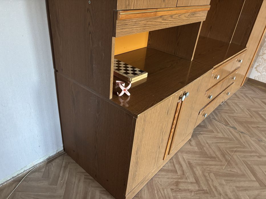 Продам большой шкаф