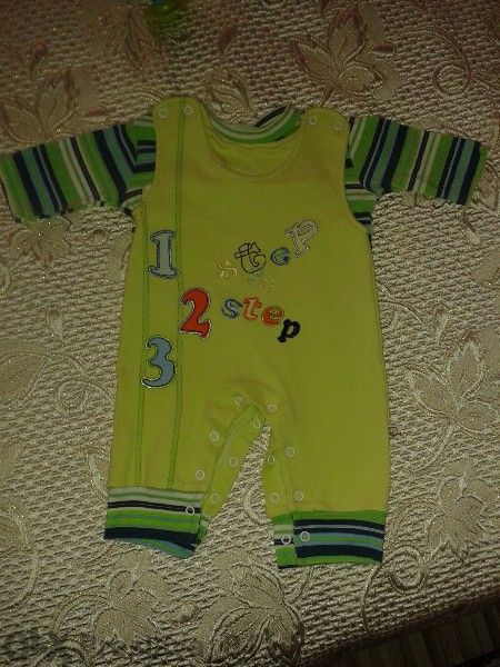 3 зелени гащеризончета + шапка