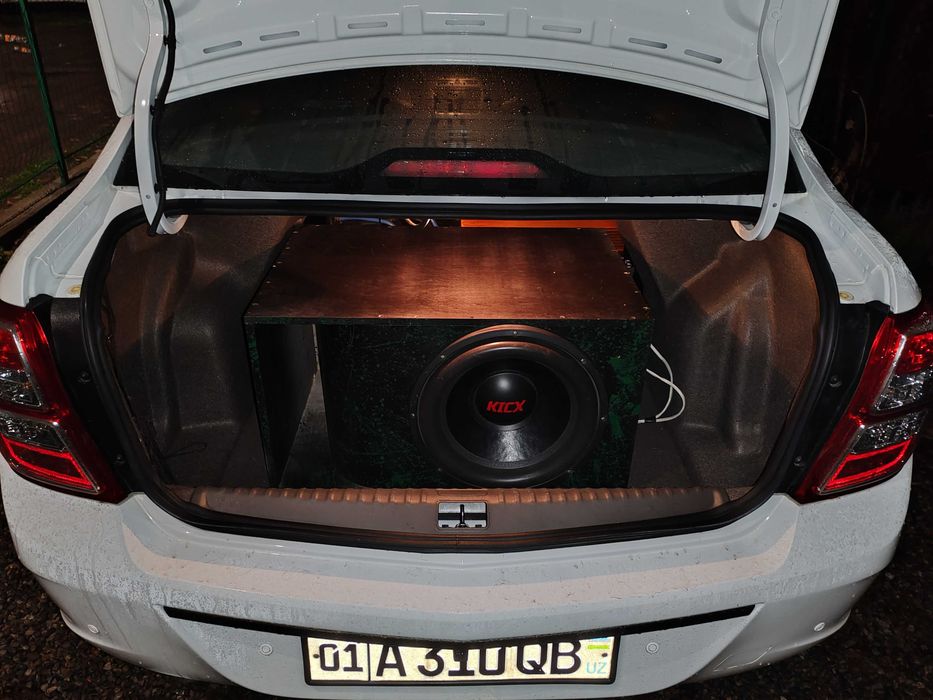 Chevrolet Cobalt белый