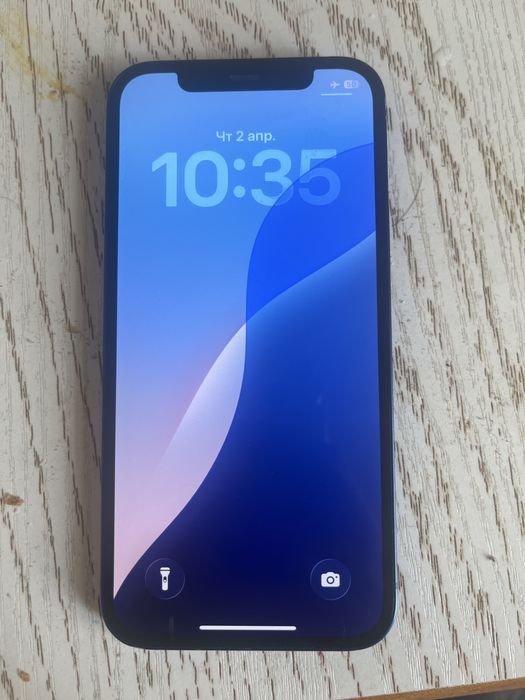Iphone 12  sotiladi