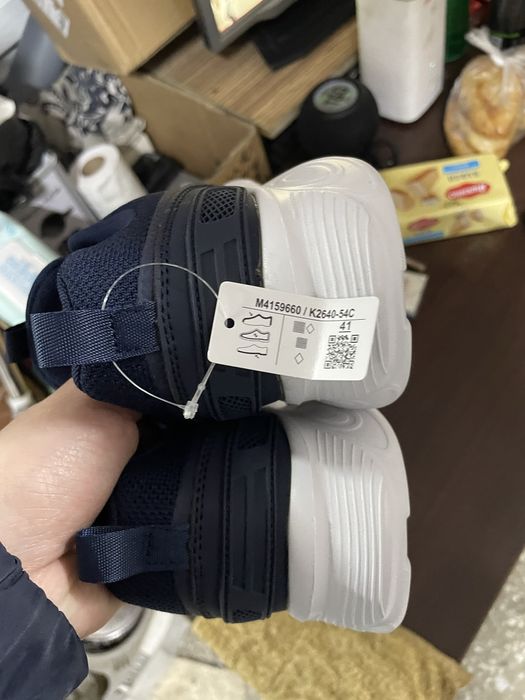 продаю кросовки новые