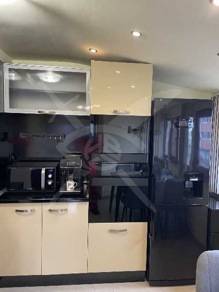 Тристаен - Център