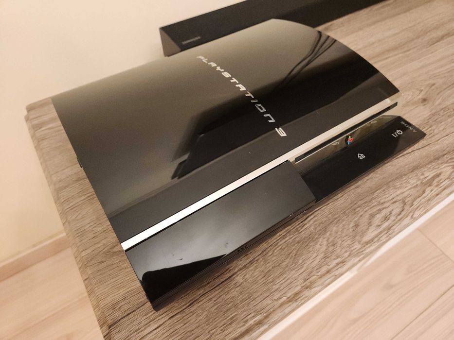 PlayStation 3 (PS3) 60GB (CECHC04) Modat, cu delid, Backwards Compat.