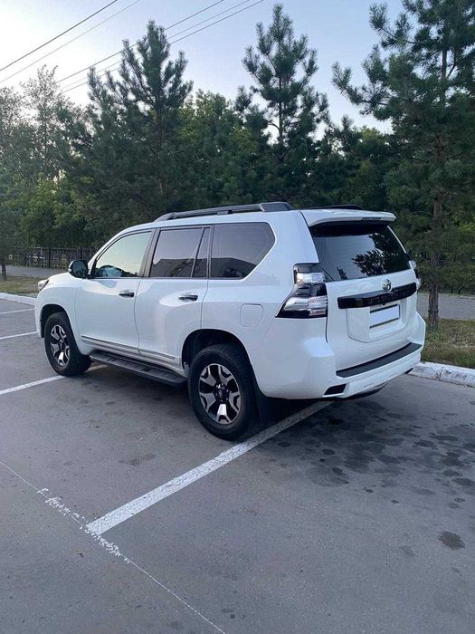 Toyota Land Cruiser Prado 2014 г.