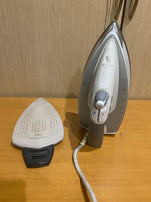 Утюг фирма Braun