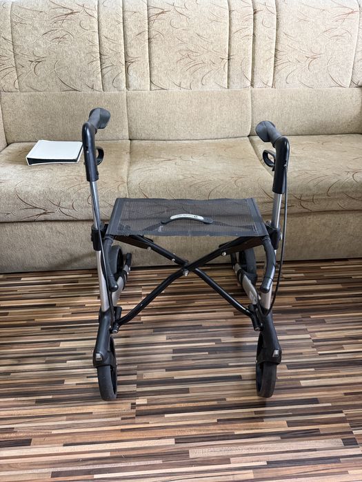 Cadru rulant din aluminiu pliabil batrani dizabilitati (ca nou)