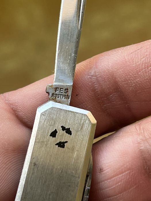 Ножче ножка нож/////////