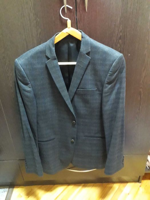 Модный Муржской Одежда срочно продается