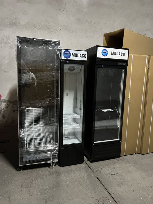 Vitrina frigorifica verticala noua pentru racoritoare, lactate/mezel