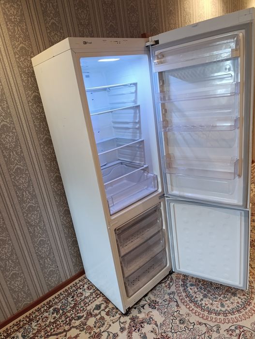 Продам холодильник