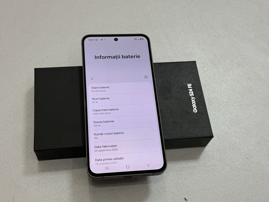 Samsung Galaxy S24 FE 5g, 128 gb, 8 gb ram, Graphite, la cutie