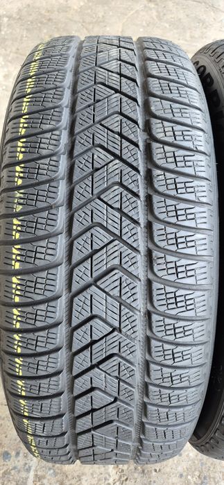 2 anvelope iarna Pirelli 245/45/21,dot 2020.Pretul este pe bucata