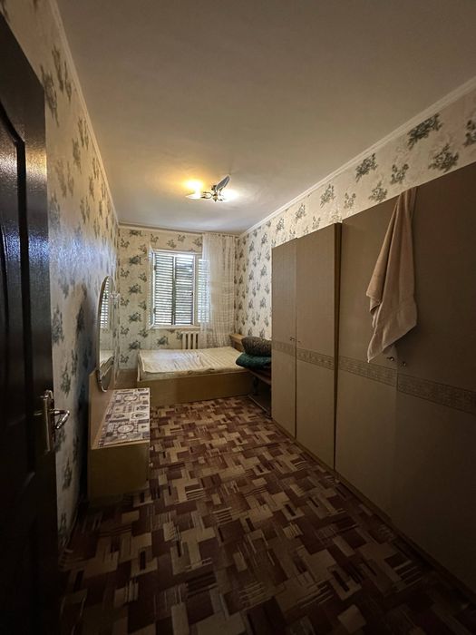 Мирабадский р-н Куйлюк (Qo’yliq) массив 2 2/2/4 50м2 балкон 1.5х6
