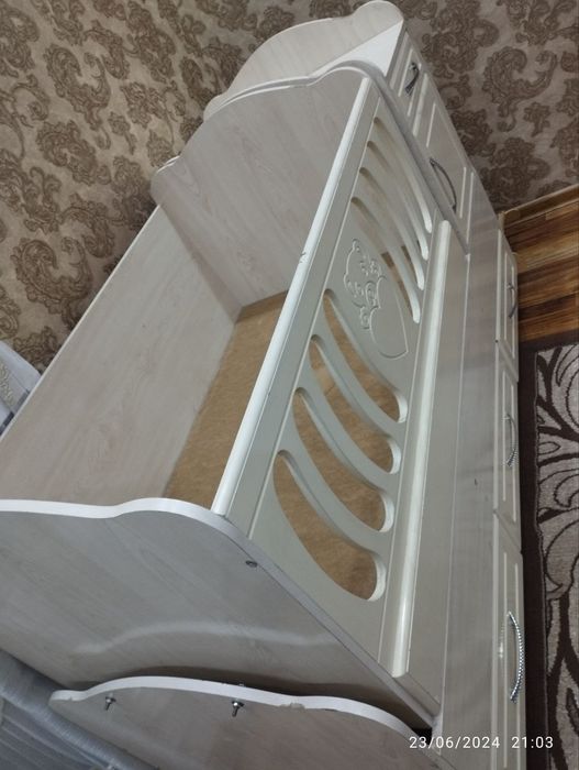 мебел и шфанер...