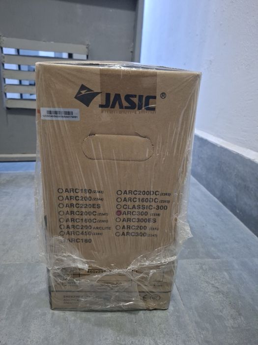 Продам. Сварочный aппарат. Jasic ARC300 z238