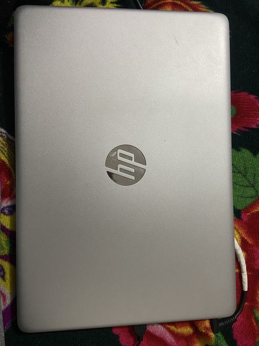 Laptop hp ryzen5 3500u