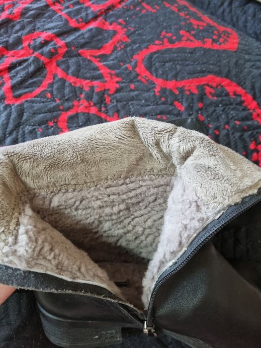 Продам практически новые кожаные сапоги